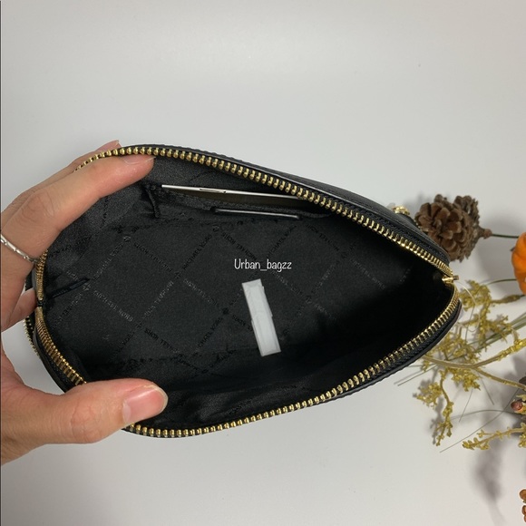 Michael Kors Giftables Large Travel Pouch - Picture 7 of 8